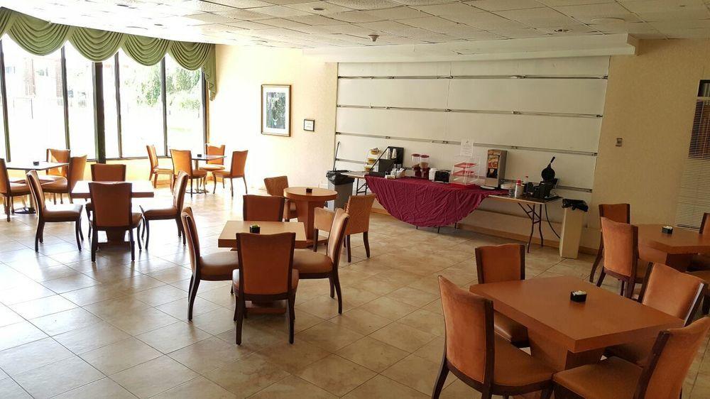 Red Carpet Inn & Suites Carneys Point/Wilmington Экстерьер фото