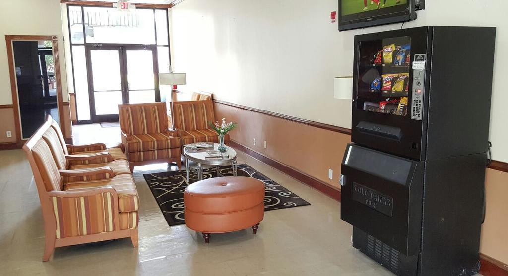 Red Carpet Inn & Suites Carneys Point/Wilmington Экстерьер фото