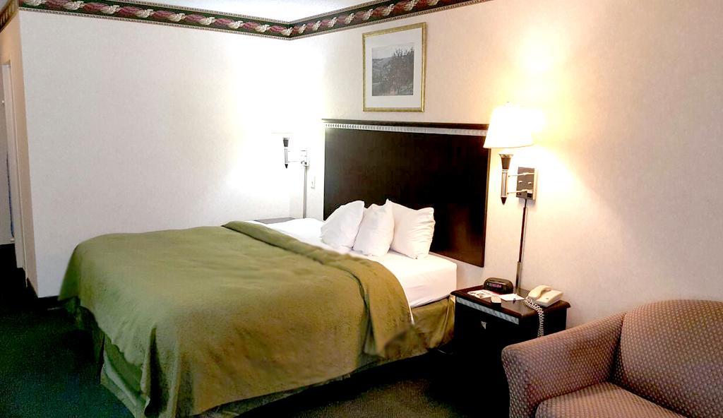 Red Carpet Inn & Suites Carneys Point/Wilmington Экстерьер фото