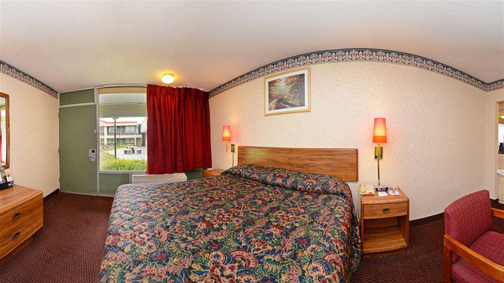 Red Carpet Inn & Suites Carneys Point/Wilmington Экстерьер фото